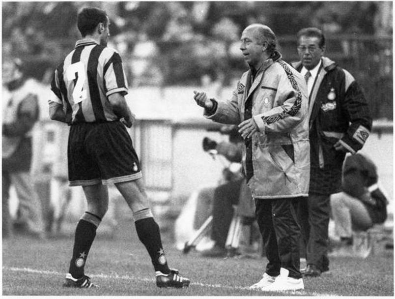 Inter-Milan 2-1, ottavi di finale di Coppa Italia. Ottavio Bianchi richiama il capitano  neroazzurro. Era il 1994. Dfp
